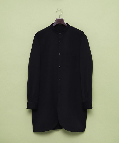 EMMA CLOTHES（エマクローズ）の「TR裾フロントカットロング丈バンドカラーシャツ（シャツ/ブラウス・メンズ・ブラック/グレー/オフホワイト・FREE）」の19枚目の写真