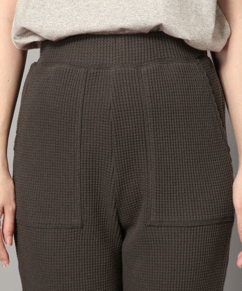 LOWRYS FARM（ローリーズファーム）の「ヘビーワッフルパンツ 824437（その他パンツ・レディース・チャコールグレー/ブラック・FREE）」の5枚目の写真