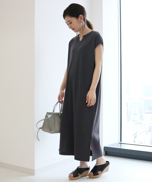 AMERICAN HOLIC(アメリカンホリック)の「キーネック脇スリットワッフルワンピース(ワンピース・レディース・チャコールグレー/ブラック/モカ・M/L)」の6枚目の写真