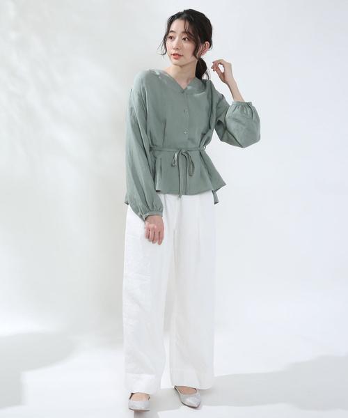 coen（コーエン）の「リネンレーヨンウエストタックVネックブラウス（シャツ/ブラウス・レディース・オフホワイト/カーキ・MEDIUM/LARGE）」の5枚目の写真