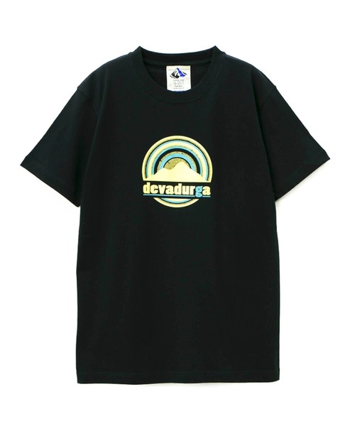 devadurga(デヴァドゥルガ)の「devadurga/デヴァドゥルガ CIRCLE LOGO TEE【別注】(Tシャツ/カットソー・メンズ・ブラック/ホワイト・MEDIUM/LARGE)」の1枚目の写真