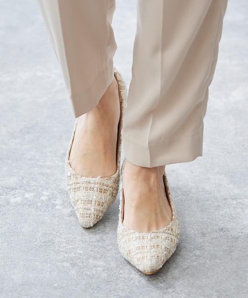 menue(メヌエ)の「【ふわっと軽い エアスイート】走れるパンプス 3cmヒールver(パンプス・レディース・グリーン/パイソン/ブラック/グレイッシュベージュ/ベージュ系その他5/ブラック系その他4/レッド/ベージュ系その他/ブラック系その他2/ベージュ系その他4/ブラウン系その他/ベージュ系その他2/ブラック系その他/ベージュ系その他3/レオパード/ベージュ系その他6/アイボリー/ライトグリーン/ブラウン系その他2/ブラック系その他5/ホワイト系その他/イエロー/ブラック系その他3/ブルーグレー/ブラウン系その他3/ゴールド系その他/ゼブラ/ベージュ系その他7/ダークパープル/ブラック系その他7/ネイビー/カラフル/ブラック系その他6/ダークグレー/その他1/ブラウン系その他4/ホワイト系その他2/ブラック×レッド/ベージュ系1/ライトグレー/ブラック系1/シルバー/オリーブ/コーラルピンク/ライトブルー/モスグリーン/ナチュラル/ネイビー系/ゴールド/シルバー系/ピンク系その他/ブラック系/ライトグレー系/ブラウン系その他5/グレー系その他/ブラック系2/ベージュ系/ブラック系3/シルバー系1/ブラック系4/ダークブラウン・21.5cm/22.0cm/22.5cm/23.0cm/23.5cm/24.0cm/24.5cm/25.0cm/25.5cm/26.0cm/26.5cm/21.0cm)」の4枚目の写真