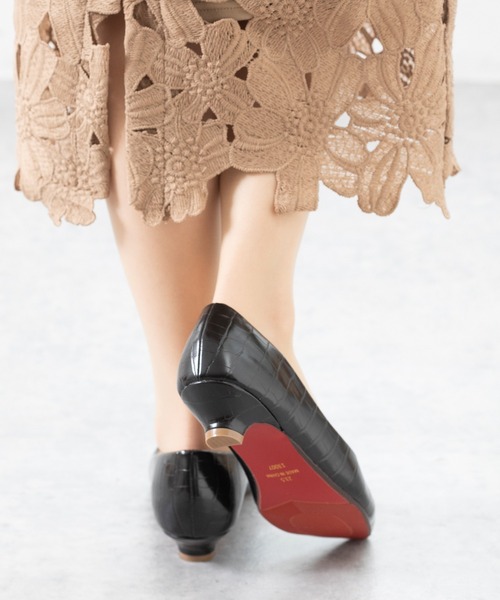 menue(メヌエ)の「【ふわっと軽い エアスイート】走れるパンプス 3cmヒールver(パンプス・レディース・グリーン/パイソン/ブラック/グレイッシュベージュ/ベージュ系その他5/ブラック系その他4/レッド/ベージュ系その他/ブラック系その他2/ベージュ系その他4/ブラウン系その他/ベージュ系その他2/ブラック系その他/ベージュ系その他3/レオパード/ベージュ系その他6/アイボリー/ライトグリーン/ブラウン系その他2/ブラック系その他5/ホワイト系その他/イエロー/ブラック系その他3/ブルーグレー/ブラウン系その他3/ゴールド系その他/ゼブラ/ベージュ系その他7/ダークパープル/ブラック系その他7/ネイビー/カラフル/ブラック系その他6/ダークグレー/その他1/ブラウン系その他4/ホワイト系その他2/ブラック×レッド/ベージュ系1/ライトグレー/ブラック系1/シルバー/オリーブ/コーラルピンク/ライトブルー/モスグリーン/ナチュラル/ネイビー系/ゴールド/シルバー系/ピンク系その他/ブラック系/ライトグレー系/ブラウン系その他5/グレー系その他/ブラック系2/ベージュ系/ブラック系3/シルバー系1/ブラック系4/ダークブラウン・21.5cm/22.0cm/22.5cm/23.0cm/23.5cm/24.0cm/24.5cm/25.0cm/25.5cm/26.0cm/26.5cm/21.0cm)」の10枚目の写真