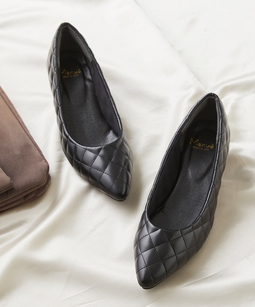 menue(メヌエ)の「【ふわっと軽い エアスイート】走れるパンプス 3cmヒールver(パンプス・レディース・グリーン/パイソン/ブラック/グレイッシュベージュ/ベージュ系その他5/ブラック系その他4/レッド/ベージュ系その他/ブラック系その他2/ベージュ系その他4/ブラウン系その他/ベージュ系その他2/ブラック系その他/ベージュ系その他3/レオパード/ベージュ系その他6/アイボリー/ライトグリーン/ブラウン系その他2/ブラック系その他5/ホワイト系その他/イエロー/ブラック系その他3/ブルーグレー/ブラウン系その他3/ゴールド系その他/ゼブラ/ベージュ系その他7/ダークパープル/ブラック系その他7/ネイビー/カラフル/ブラック系その他6/ダークグレー/その他1/ブラウン系その他4/ホワイト系その他2/ブラック×レッド/ベージュ系1/ライトグレー/ブラック系1/シルバー/オリーブ/コーラルピンク/ライトブルー/モスグリーン/ナチュラル/ネイビー系/ゴールド/シルバー系/ピンク系その他/ブラック系/ライトグレー系/ブラウン系その他5/グレー系その他/ブラック系2/ベージュ系/ブラック系3/シルバー系1/ブラック系4/ダークブラウン・21.5cm/22.0cm/22.5cm/23.0cm/23.5cm/24.0cm/24.5cm/25.0cm/25.5cm/26.0cm/26.5cm/21.0cm)」の11枚目の写真