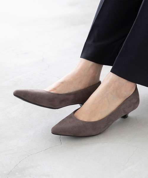 menue(メヌエ)の「【ふわっと軽い エアスイート】走れるパンプス 3cmヒールver(パンプス・レディース・グリーン/パイソン/ブラック/グレイッシュベージュ/ベージュ系その他5/ブラック系その他4/レッド/ベージュ系その他/ブラック系その他2/ベージュ系その他4/ブラウン系その他/ベージュ系その他2/ブラック系その他/ベージュ系その他3/レオパード/ベージュ系その他6/アイボリー/ライトグリーン/ブラウン系その他2/ブラック系その他5/ホワイト系その他/イエロー/ブラック系その他3/ブルーグレー/ブラウン系その他3/ゴールド系その他/ゼブラ/ベージュ系その他7/ダークパープル/ブラック系その他7/ネイビー/カラフル/ブラック系その他6/ダークグレー/その他1/ブラウン系その他4/ホワイト系その他2/ブラック×レッド/ベージュ系1/ライトグレー/ブラック系1/シルバー/オリーブ/コーラルピンク/ライトブルー/モスグリーン/ナチュラル/ネイビー系/ゴールド/シルバー系/ピンク系その他/ブラック系/ライトグレー系/ブラウン系その他5/グレー系その他/ブラック系2/ベージュ系/ブラック系3/シルバー系1/ブラック系4/ダークブラウン・21.5cm/22.0cm/22.5cm/23.0cm/23.5cm/24.0cm/24.5cm/25.0cm/25.5cm/26.0cm/26.5cm/21.0cm)」の19枚目の写真