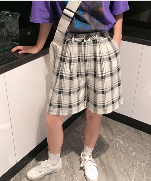 Diosfront(ディオスフロント)の「タック入りチェックショートパンツ(その他パンツ・レディース・ホワイト/ベージュ・SMALL/MEDIUM/LARGE)」の8枚目の写真