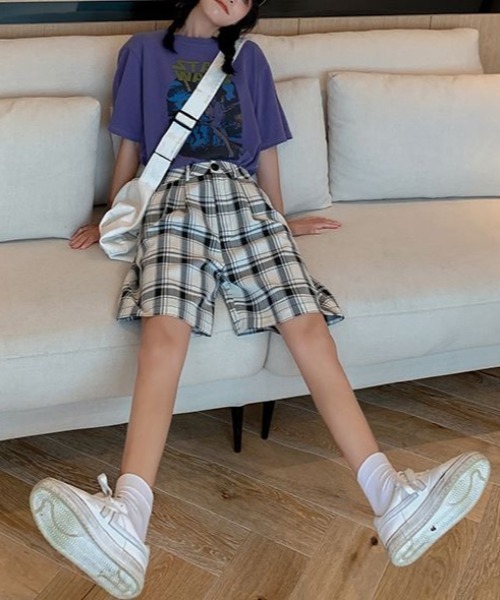 Diosfront(ディオスフロント)の「タック入りチェックショートパンツ(その他パンツ・レディース・ホワイト/ベージュ・SMALL/MEDIUM/LARGE)」の16枚目の写真