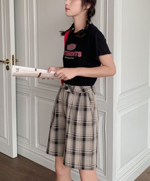 Diosfront(ディオスフロント)の「タック入りチェックショートパンツ(その他パンツ・レディース・ホワイト/ベージュ・SMALL/MEDIUM/LARGE)」の13枚目の写真