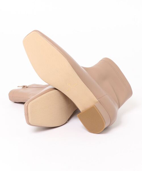 KOBE LETTUCE（コウベレタス）の「スクエアトゥストレッチショートブーツ（ブーツ・レディース・ブラック/ダークブラウン/ベージュ・LL/S/M/L）」の4枚目の写真