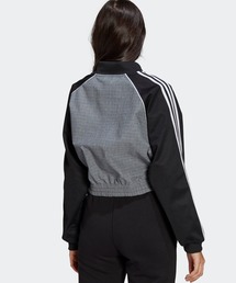 adidas（アディダス）の「クロップド トラックジャケット