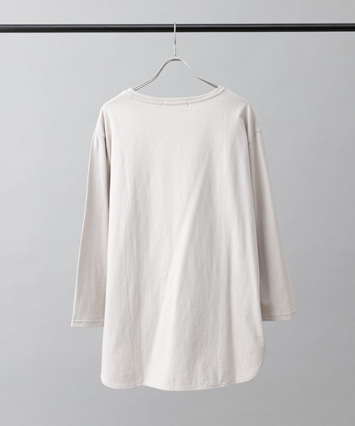 prose verse（プロズヴェール）の「オーガニックコットンラウンドヘムロンT（Tシャツ/カットソー・レディース・チャコールグレー/オフホワイト/グレイッシュベージュ・ﾌﾘ-）」の5枚目の写真