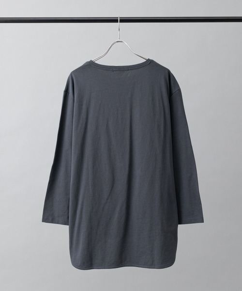 prose verse（プロズヴェール）の「オーガニックコットンラウンドヘムロンT（Tシャツ/カットソー・レディース・チャコールグレー/オフホワイト/グレイッシュベージュ・ﾌﾘ-）」の6枚目の写真