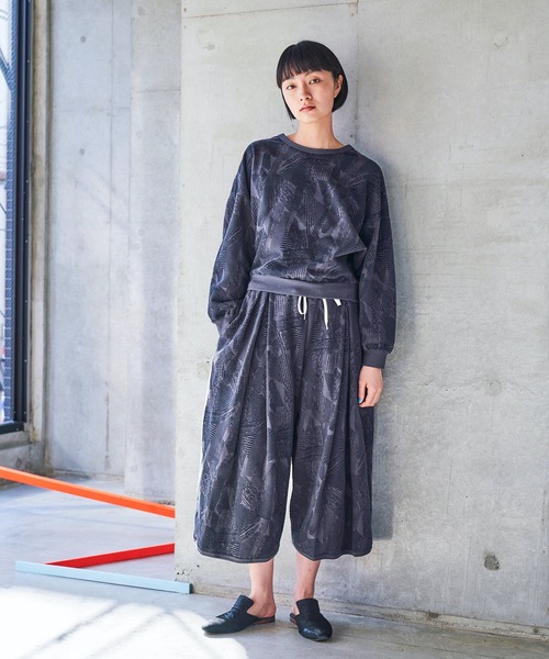 sneeuw（スニュウ）の「2021秋冬 ベロアステッチプルオーバー（Tシャツ/カットソー・レディース・チャコールグレー/アイボリー・ONE SIZE）」の14枚目の写真