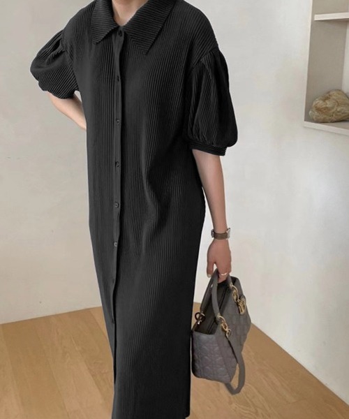 ABITOKYO(アビトーキョー)の「パワーショルダーソフトプリーツロングシャツワンピース(ワンピース・レディース・ホワイト/ネイビー/グリーン/ミント/ブルーグレー/ピンク/ブラック・FREE)」の3枚目の写真