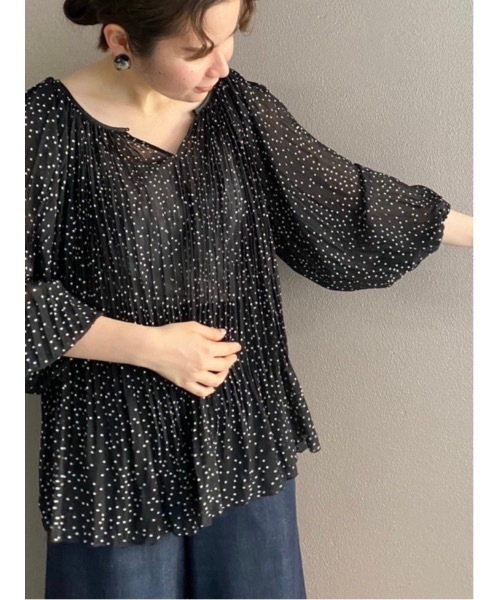 BEARDSLEY(ビアズリー)の「ドットプリーツ シアーブラウス(シャツ/ブラウス・レディース・ブラック/ベージュ・FREE)」の5枚目の写真