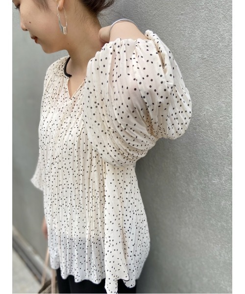 BEARDSLEY(ビアズリー)の「ドットプリーツ シアーブラウス(シャツ/ブラウス・レディース・ブラック/ベージュ・FREE)」の10枚目の写真
