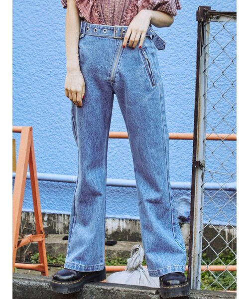 jouetie（ジュエティ）の「ライダースデニムパンツ（デニムパンツ・レディース・ライトブルー/ブラック/ブラウン・SMALL/MEDIUM）」の3枚目の写真