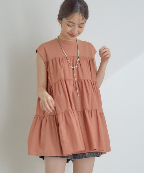 VIS（ビス）の「【洗濯機可】ふんわり揺れる。布帛ドッキングティアードチュニックＴシャツ（Tシャツ/カットソー・レディース・オフホワイト/カーキ/ブラック/レンガ・FREE）」の4枚目の写真