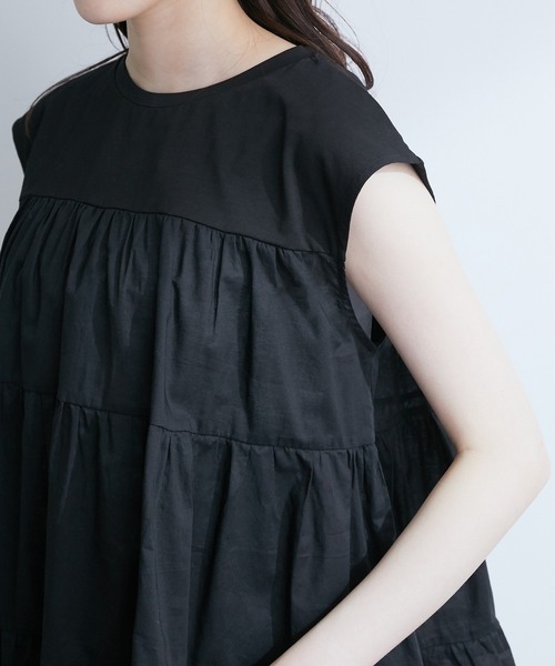 VIS（ビス）の「【洗濯機可】ふんわり揺れる。布帛ドッキングティアードチュニックＴシャツ（Tシャツ/カットソー・レディース・オフホワイト/カーキ/ブラック/レンガ・FREE）」の14枚目の写真