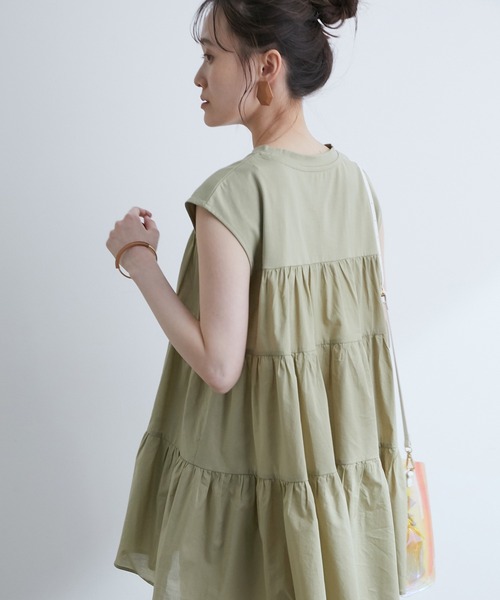 VIS（ビス）の「【洗濯機可】ふんわり揺れる。布帛ドッキングティアードチュニックＴシャツ（Tシャツ/カットソー・レディース・オフホワイト/カーキ/ブラック/レンガ・FREE）」の21枚目の写真