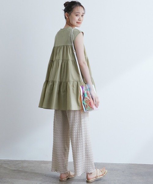 VIS（ビス）の「【洗濯機可】ふんわり揺れる。布帛ドッキングティアードチュニックＴシャツ（Tシャツ/カットソー・レディース・オフホワイト/カーキ/ブラック/レンガ・FREE）」の7枚目の写真