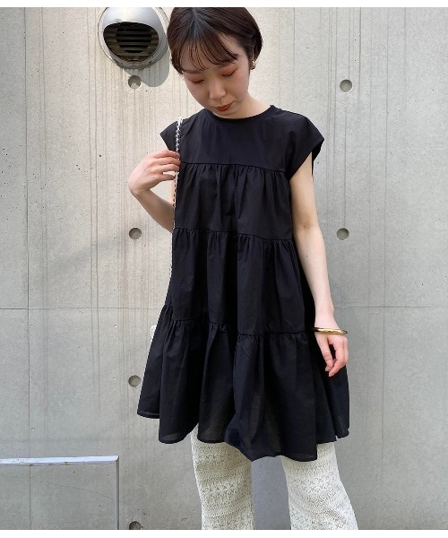 VIS（ビス）の「【洗濯機可】ふんわり揺れる。布帛ドッキングティアードチュニックＴシャツ（Tシャツ/カットソー・レディース・オフホワイト/カーキ/ブラック/レンガ・FREE）」の12枚目の写真