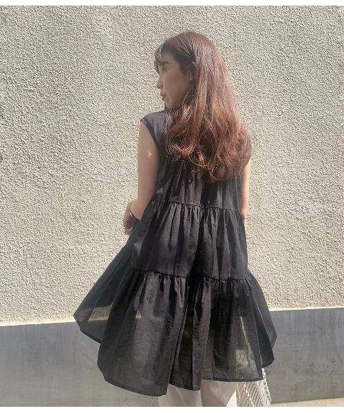 VIS（ビス）の「【洗濯機可】ふんわり揺れる。布帛ドッキングティアードチュニックＴシャツ（Tシャツ/カットソー・レディース・オフホワイト/カーキ/ブラック/レンガ・FREE）」の18枚目の写真