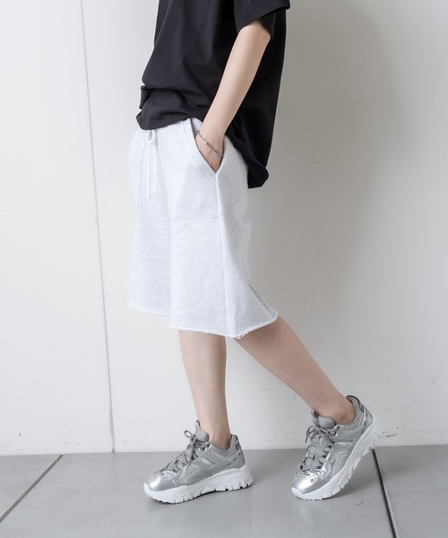 RASVOA(ラスボア)の「パッチポケットハーフパンツ(スウェットパンツ・レディース・ライトグレー/ブラック・FREE)」の19枚目の写真