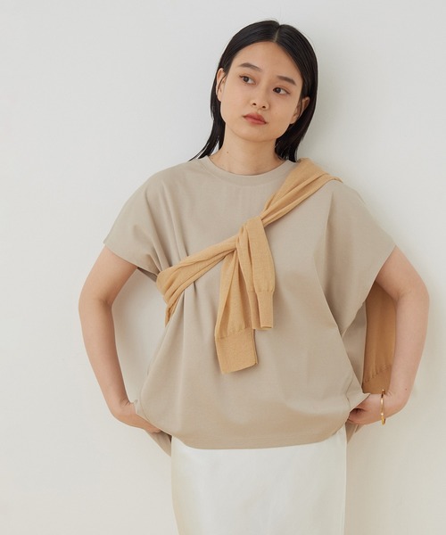 ADAM ET ROPE'(アダムエロペ)の「【アウトレット店舗・WEB限定】コクーンシルエットプルオーバー(Tシャツ/カットソー・レディース・グリーン系その他2/ベージュ/ブルー系その他4/ブラック・FREE)」の2枚目の写真