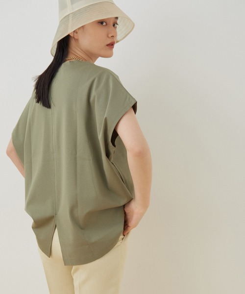 ADAM ET ROPE'(アダムエロペ)の「【アウトレット店舗・WEB限定】コクーンシルエットプルオーバー(Tシャツ/カットソー・レディース・グリーン系その他2/ベージュ/ブルー系その他4/ブラック・FREE)」の3枚目の写真