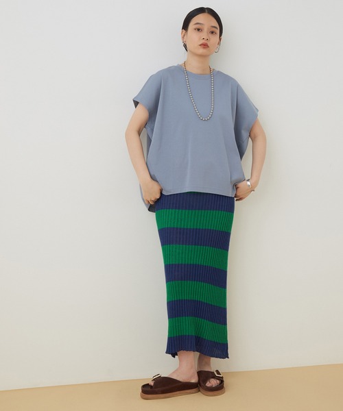 ADAM ET ROPE'(アダムエロペ)の「【アウトレット店舗・WEB限定】コクーンシルエットプルオーバー(Tシャツ/カットソー・レディース・グリーン系その他2/ベージュ/ブルー系その他4/ブラック・FREE)」の11枚目の写真