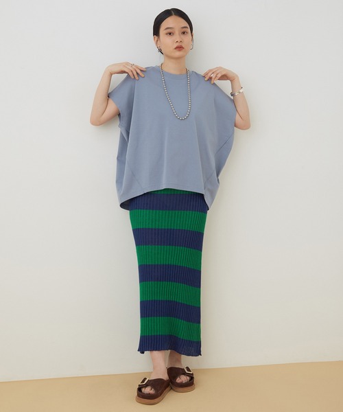 ADAM ET ROPE'(アダムエロペ)の「【アウトレット店舗・WEB限定】コクーンシルエットプルオーバー(Tシャツ/カットソー・レディース・グリーン系その他2/ベージュ/ブルー系その他4/ブラック・FREE)」の7枚目の写真