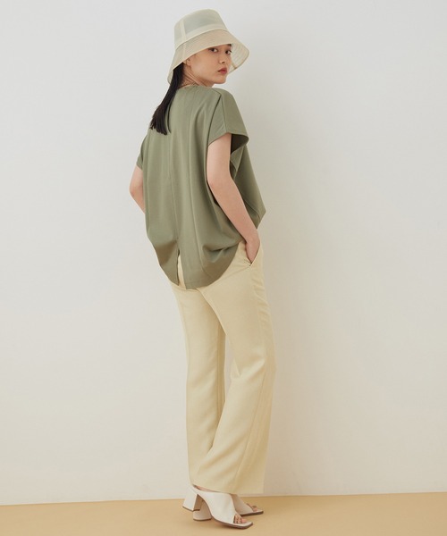 ADAM ET ROPE'(アダムエロペ)の「【アウトレット店舗・WEB限定】コクーンシルエットプルオーバー(Tシャツ/カットソー・レディース・グリーン系その他2/ベージュ/ブルー系その他4/ブラック・FREE)」の18枚目の写真