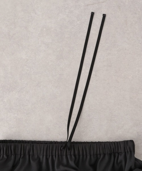 LEPSIM(レプシィム)の「ヘンカティアードスカート 948370(スカート・レディース・キャメル/ブラック/グレイッシュベージュ・FREE)」の13枚目の写真