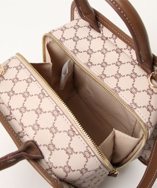 ADIRA（アディラ）の「SELECTモノグラムスクエアバッグ（ショルダーバッグ・レディース・モカ/ブラウン/アイボリー・FREE）」の5枚目の写真