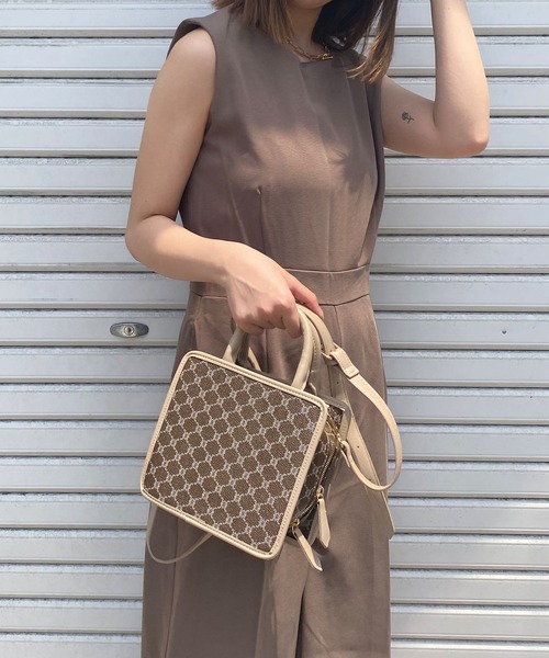 ADIRA（アディラ）の「SELECTモノグラムスクエアバッグ（ショルダーバッグ・レディース・モカ/ブラウン/アイボリー・FREE）」の3枚目の写真