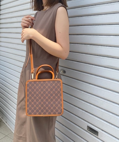 ADIRA（アディラ）の「SELECTモノグラムスクエアバッグ（ショルダーバッグ・レディース・モカ/ブラウン/アイボリー・FREE）」の8枚目の写真