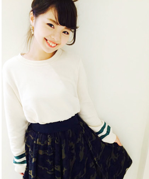 Kastane(カスタネ)の「【Kastane】袖ラインプルオーバー(Tシャツ/カットソー・レディース・オフホワイト/グレー/チャコールグレー/ピンク・FREE)」の2枚目の写真