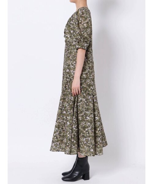 ELENDEEK（エレンディーク）の「フラワープリントボイルワンピース（ワンピース・レディース・ベージュ/カーキ・01/02）」の13枚目の写真