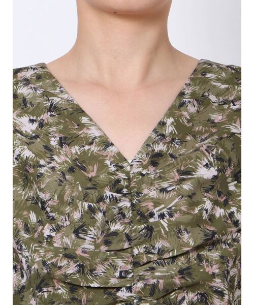 ELENDEEK（エレンディーク）の「フラワープリントボイルワンピース（ワンピース・レディース・ベージュ/カーキ・01/02）」の15枚目の写真