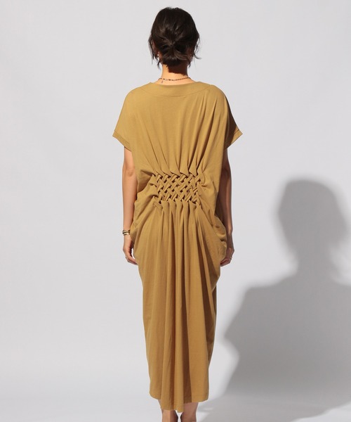 BAYFLOW(ベイフロー)の「バックコンシャスワンピース(ワンピース・レディース・ブラック/カーキ/キャメル・FREE)」の22枚目の写真