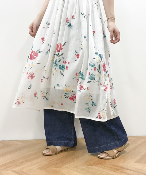 nougatine(ヌガティーヌ)の「綿100% 花柄 ノースリーブワンピース(ワンピース・レディース・オフホワイト・MEDIUM)」の7枚目の写真