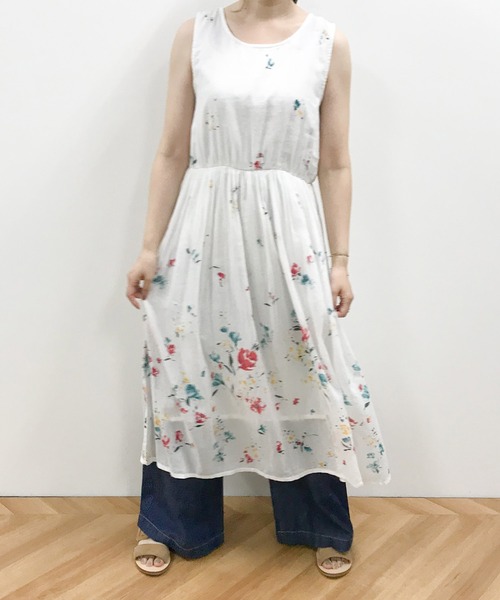 nougatine(ヌガティーヌ)の「綿100% 花柄 ノースリーブワンピース(ワンピース・レディース・オフホワイト・MEDIUM)」の4枚目の写真