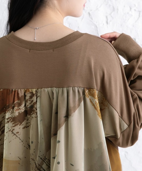 osharewalker（オシャレウォーカー）の「【廃盤】『アート柄バックチュールカットソー』（Tシャツ/カットソー・レディース・杢グレー/ブラック/ブラウン・FREE）」の16枚目の写真