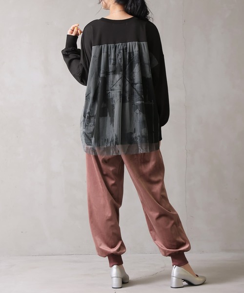 osharewalker（オシャレウォーカー）の「【廃盤】『アート柄バックチュールカットソー』（Tシャツ/カットソー・レディース・杢グレー/ブラック/ブラウン・FREE）」の12枚目の写真