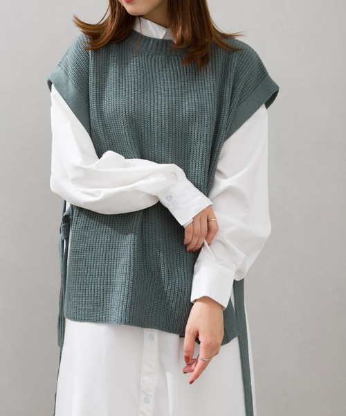 SpRay（スプレイ）の「サイドリボンニットベスト（ベスト・レディース・ブラック/ベージュ/グレー/グリーン・FREE）」の4枚目の写真