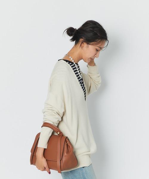 RIVE DROITE(リヴドロワ)の「深めのVネックですっきりとした印象に コットンアクリル深Vネックニット(ニット/セーター・レディース・アイボリー/ネイビー・FREE)」の12枚目の写真