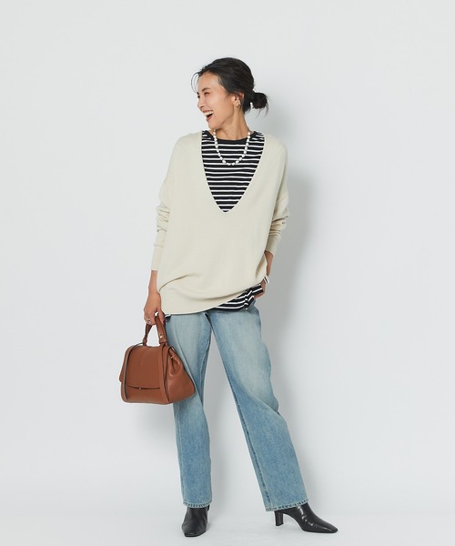 RIVE DROITE(リヴドロワ)の「深めのVネックですっきりとした印象に コットンアクリル深Vネックニット(ニット/セーター・レディース・アイボリー/ネイビー・FREE)」の8枚目の写真