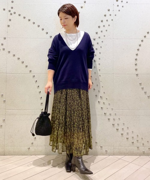 RIVE DROITE(リヴドロワ)の「深めのVネックですっきりとした印象に コットンアクリル深Vネックニット(ニット/セーター・レディース・アイボリー/ネイビー・FREE)」の20枚目の写真