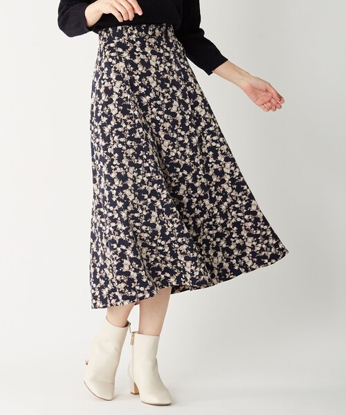 J.PRESS Ladies(J.プレス レディス)の「【洗える】ポリエステル ピーチサテンフラワープリント スカート(スカート・レディース・ネイビー系5・XS/S/XXS)」の3枚目の写真